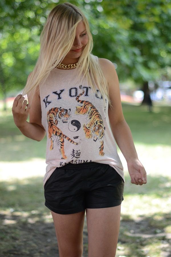 photo lo4_zps0f8a12c4.jpg