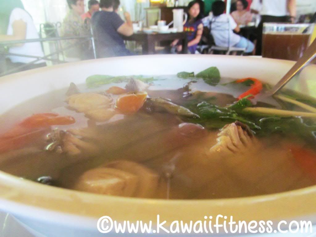 Tinolang ulo ng isda (fish head soup)