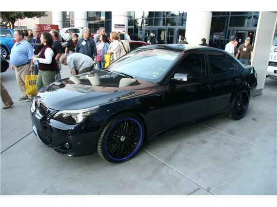 blacked_out_modified_bmw_550i_4-568-426.jpg